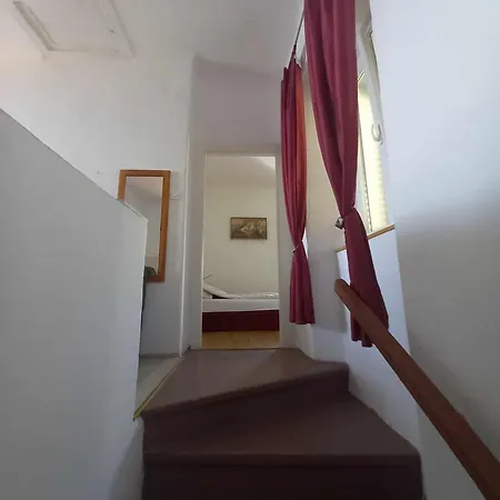 Apartment Old Stone House 2