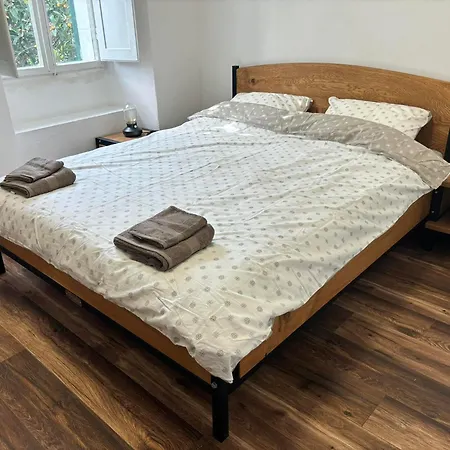 Old Stone House 2 Lejlighed Mlini