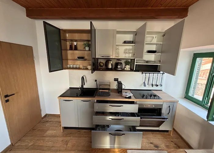 Old Stone House 2 * Mlini